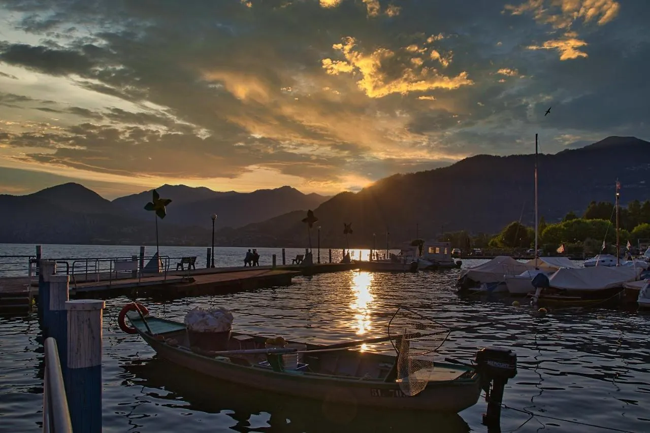 Tramonti E Lago Pisogne Itália